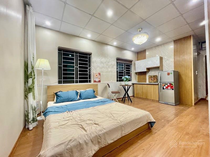 Khu vực cầu giấy cho thuê studio 33m2 giá 4,4 triệu thiết kế cực đẹp với 2 cửa sổ thoáng sáng