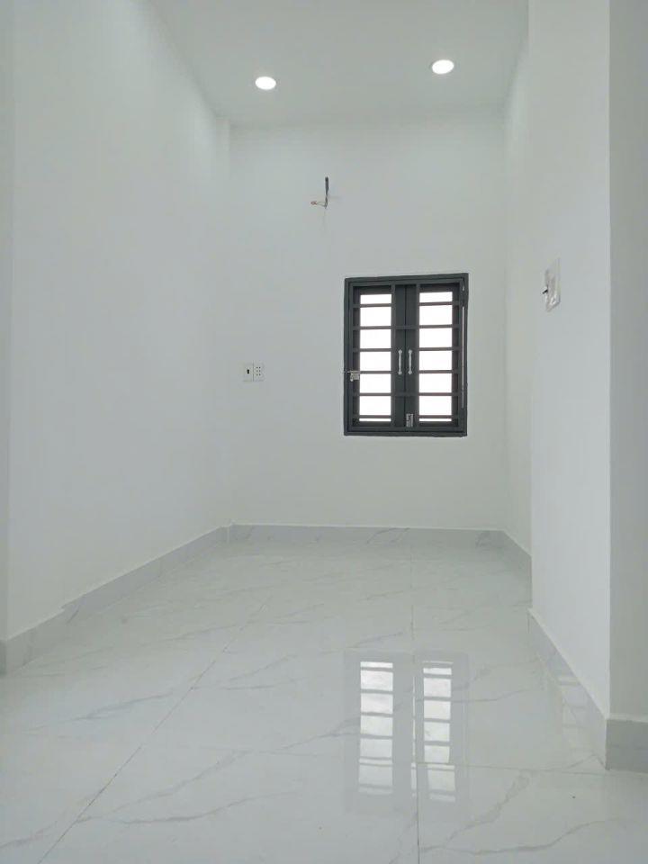 Nhà mới ở ngay Chợ Thủ Đức, Linh Chiểu 13M2, 2 Tầng chỉ 2.05T