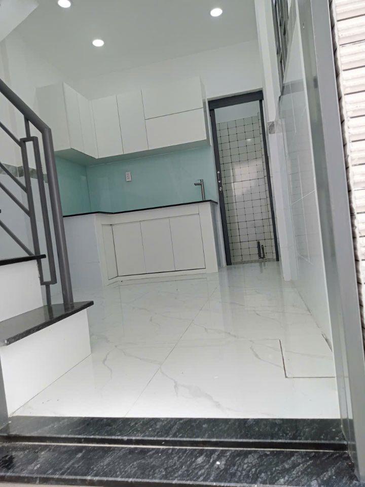 Nhà mới ở ngay Chợ Thủ Đức, Linh Chiểu 13M2, 2 Tầng chỉ 2.05T