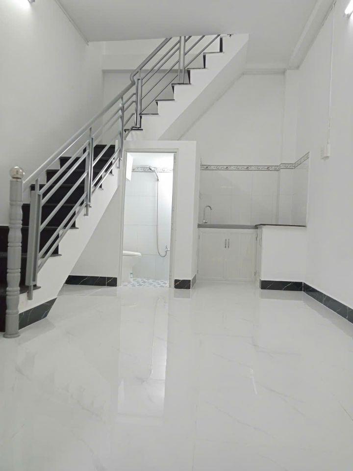 HIẾM, 50 TRIỆU/M2, 3 TẦNG, 68M2, 4 PN, GẦN CHỢ THỦ ĐỨC CHỈ 5.2T