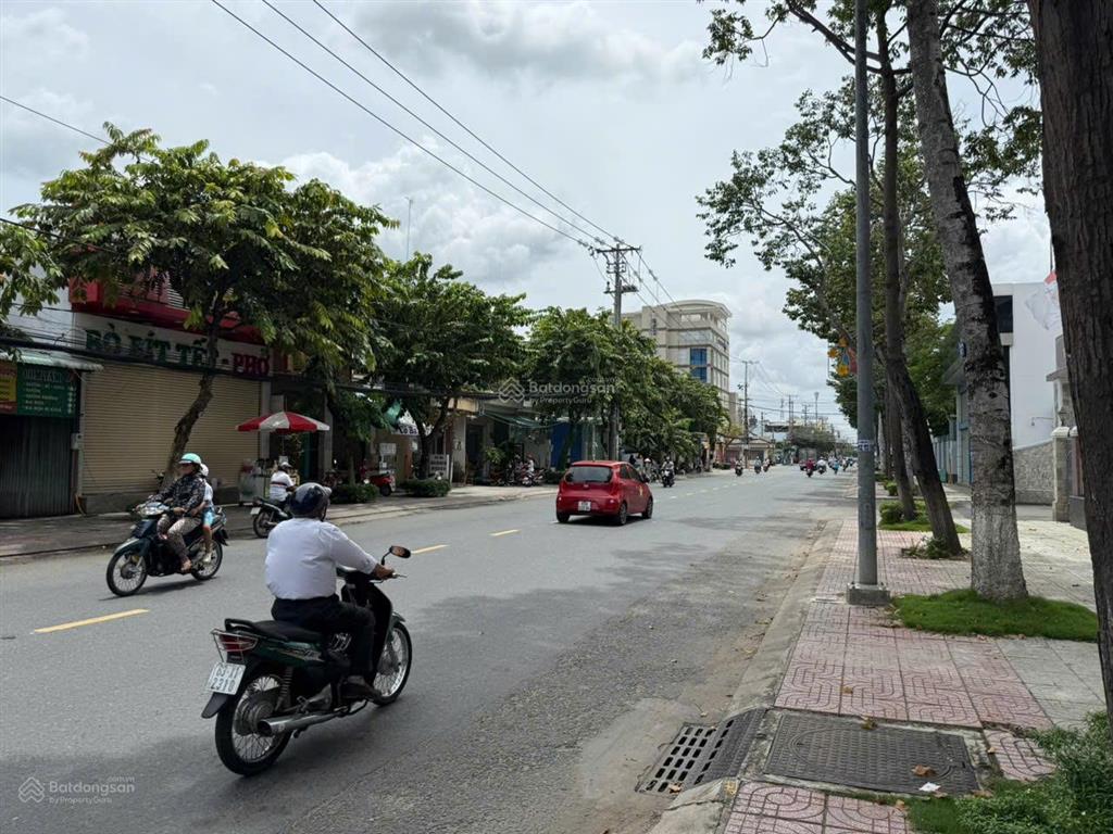 Chủ định cư nước ngoài, cần bán nhà mặt tiền đường lý thường kiệt