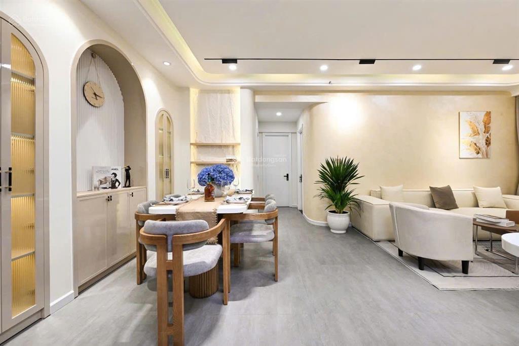 Cho thuê căn hộ 2pn, tại chung cư the antonia, 82m2, nhà đẹp nội thất cao cấp mới 100% yên tĩnh