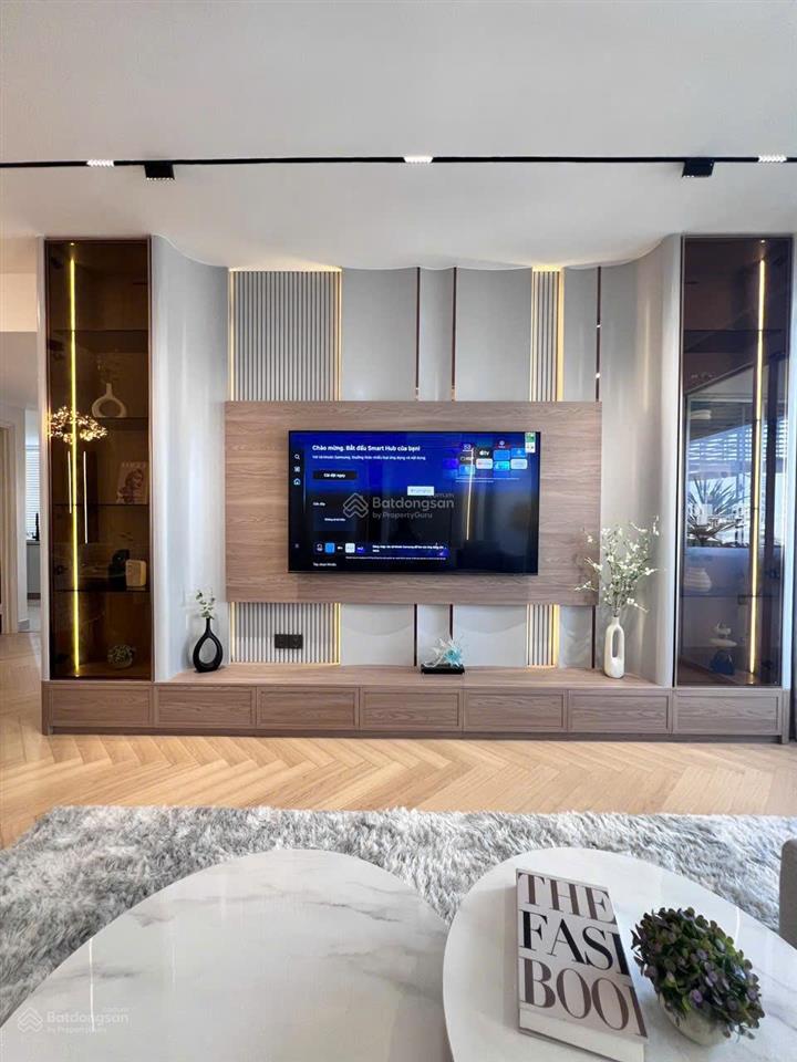 Bán căn hộ chung cư mỹ khánh 118m2 nội thất cao cấp mới 100% 3pn view thoáng, giá 11,5 tỷ