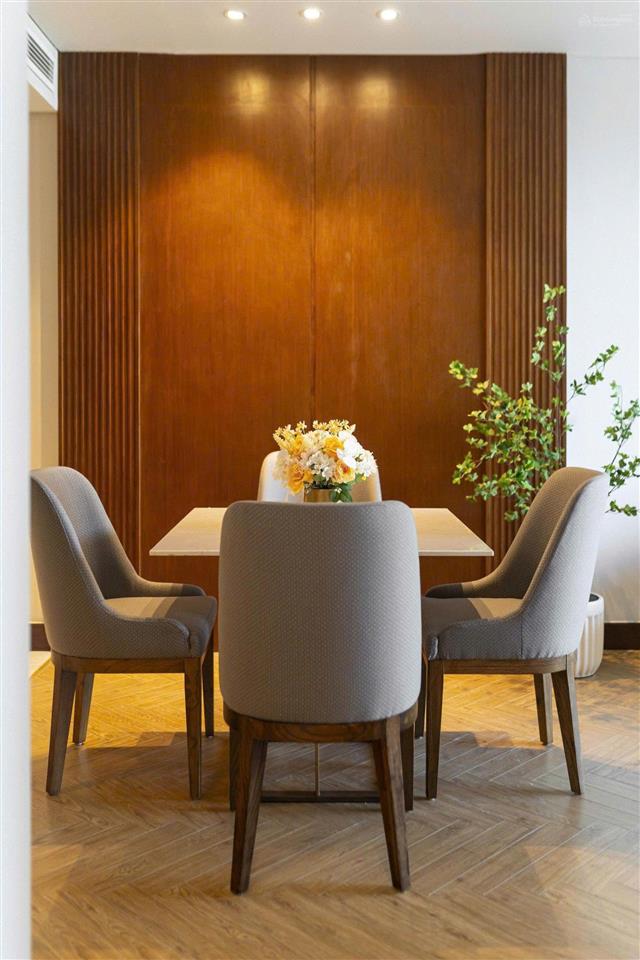 Tôi cần cho thuê căn hộ 5* 1 pn đà nẵng wyndham view biển 68 m2 giá 30 triệu/tháng.  0766 827 ***.