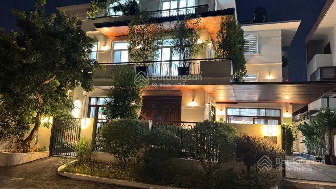 Tôi cần bán biệt thự biển 650 m2 mặt tiền cách biển mỹ khê đà nẵng 100 m giá 157 tỷ  0766 827 ***