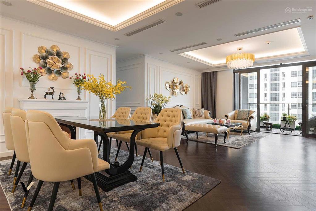 Tôi cần bán trước tết căn hộ 3 phòng ngủ, 3 vệ sinh, diện tích 159m2, căn góc rất đẹp toà n05