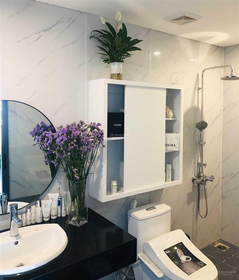 Gia đình cần bán căn goldseason, 66m2, 2 ngủ 2 vệ sinh, đầy đủ nội thất, tầng trung, view thoáng