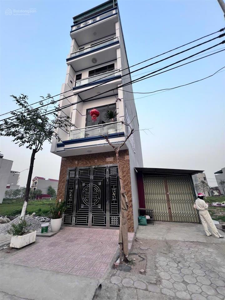 Hơn 3 tỷ lô trục chính a3 quang châu. đối diện các tòa chung cư mini