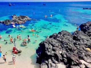 Quang vinh chào bán nhà và đất.156m2 thổ cư ngay bãi tắm thắng cảnh hang cau đường otoo