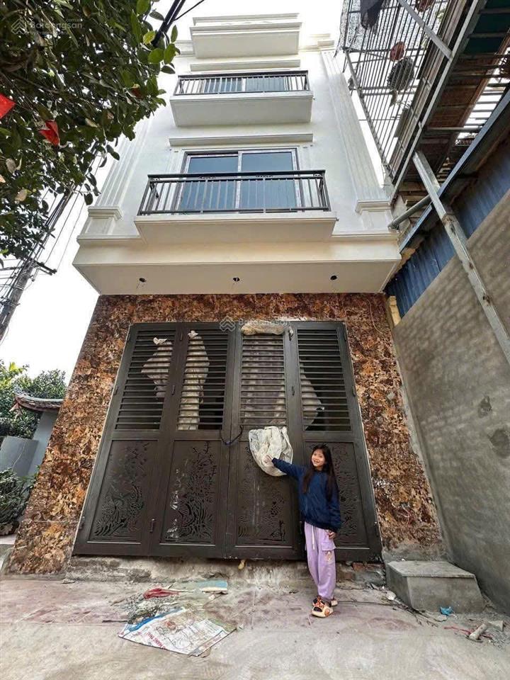 Bán nhà 3 tầng, full nội thất mới tinh, giá quanh có 3 tỷ