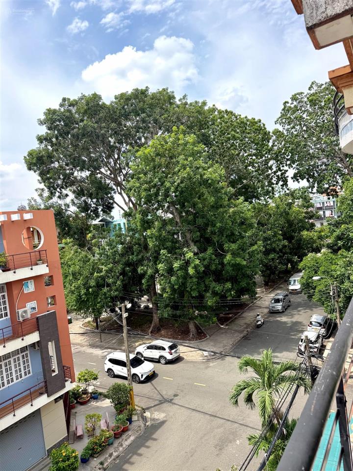 Bán nhà kdc tên lửa, đường 5a yên tĩnh, 4x20m, 4 tầng, gần công viên, nhà đẹp ở ngay