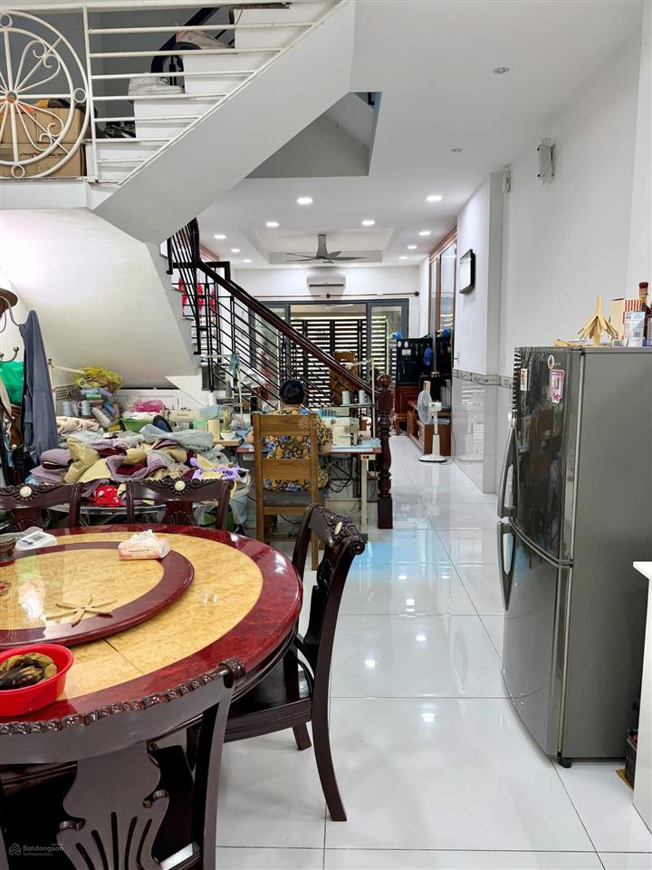Bán nhà kdc tên lửa, đường 5a yên tĩnh, 4x20m, 4 tầng, gần công viên, nhà đẹp ở ngay