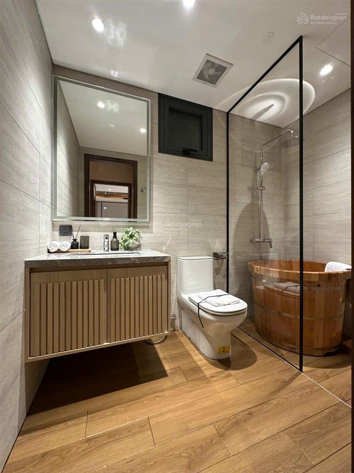 Bán gấp căn hộ essensia sky phú long nam sài gòn 2pn 2wc căn góc 81m2 giá 6,9 tỷ