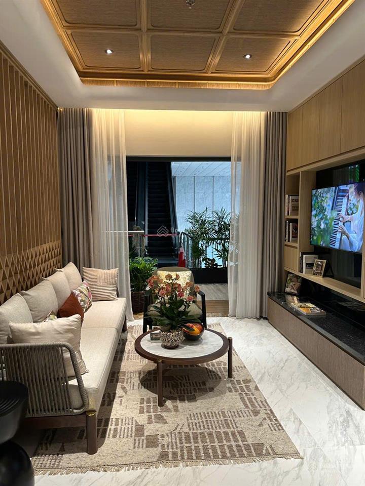 Bán gấp căn hộ essensia sky phú long nam sài gòn 2pn 2wc căn góc 81m2 giá 6,9 tỷ