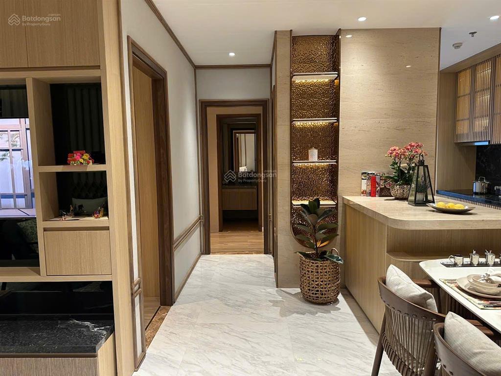 Bán gấp căn hộ essensia sky phú long nam sài gòn 2pn 2wc căn góc 81m2 giá 6,9 tỷ