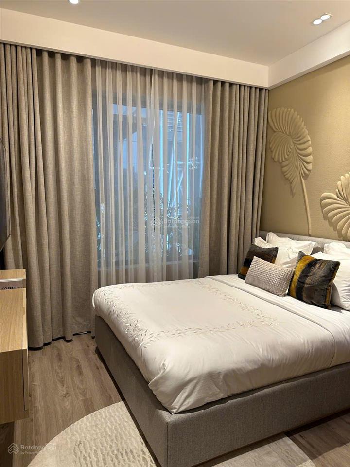 Bán gấp căn hộ essensia sky phú long nam sài gòn 2pn 2wc căn góc 81m2 giá 6,9 tỷ