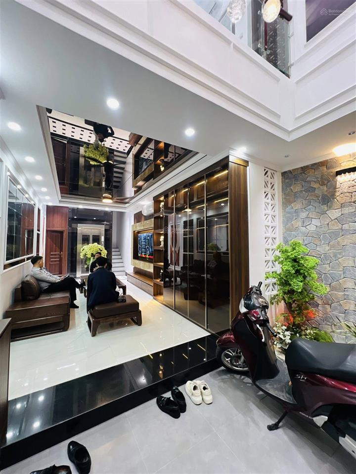 Biệt thự ngọc khánh  thiết kế đẳng cấp 5*  mặt ngõ kinh doanh. dt 60m x 6 tầng, giá 15 tỷ