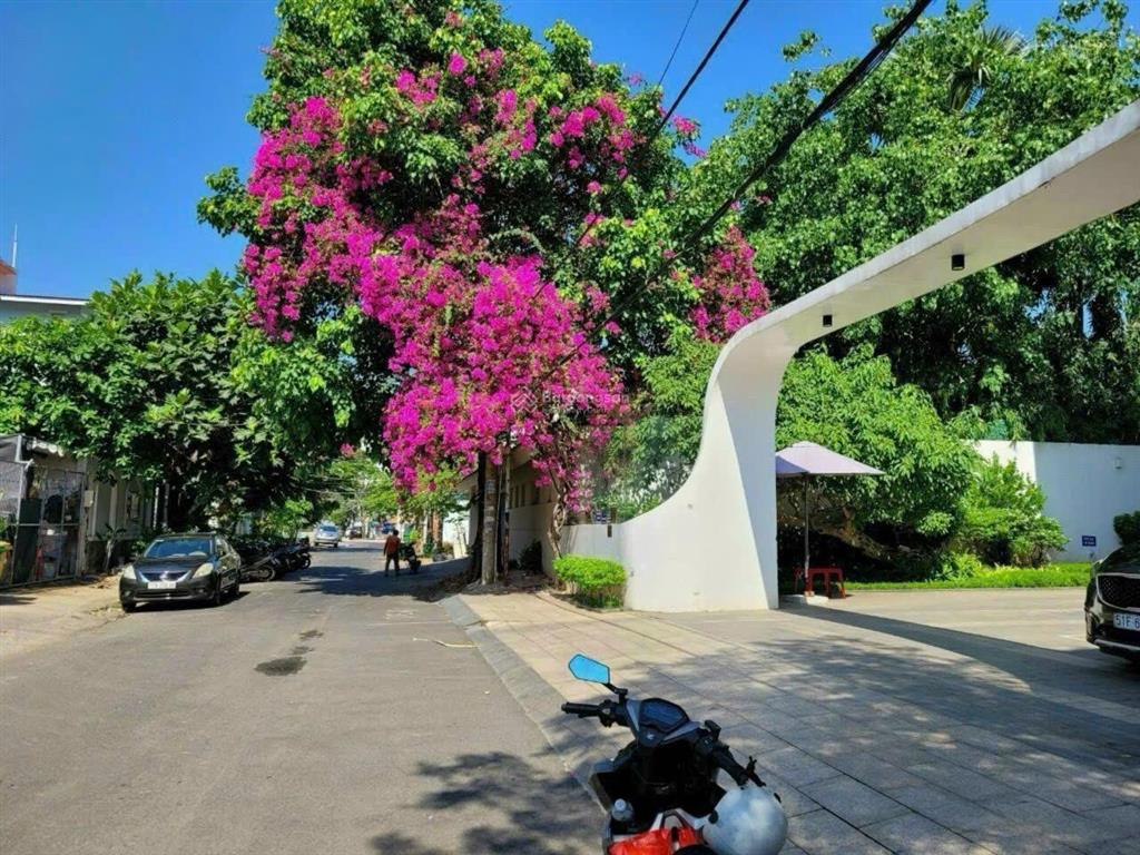 Cực phẩm thủ thiêmtrần não góc 2mt 6 tầng thang máy. 155m2 giá chỉ 43 tỷ. kín 100%