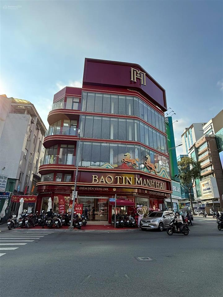 Căn góc ngay đại học hutech ung văn khiêm. 4 tầng sử dụng ~500m². giá 48tr, nhà mới