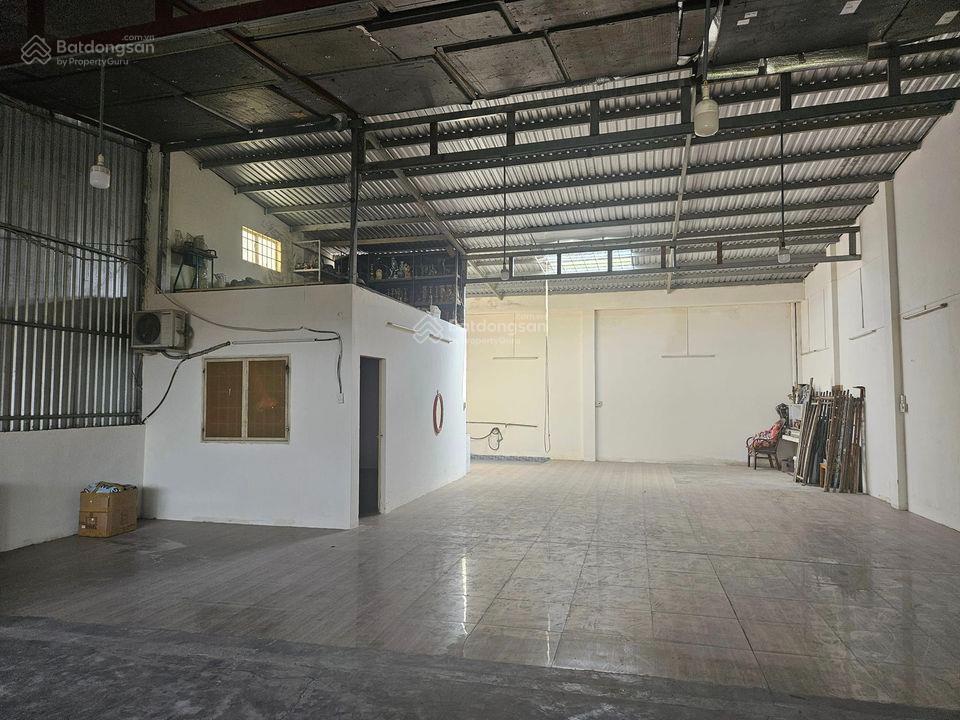 Cho thuê kho xưởng 230m2. đường xe tải lớn