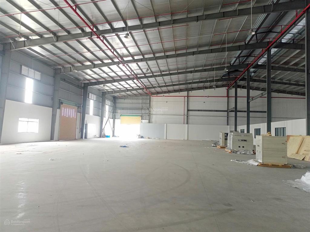 Nhà xưởng khu công nghiệp đức hòa. diện tích 10.000m2, nx 7.000m2.
