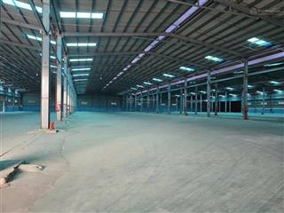Cho thuê kho xưởng bến lức  long an. diện tích 13.000m2, khuôn viên 20.000m2