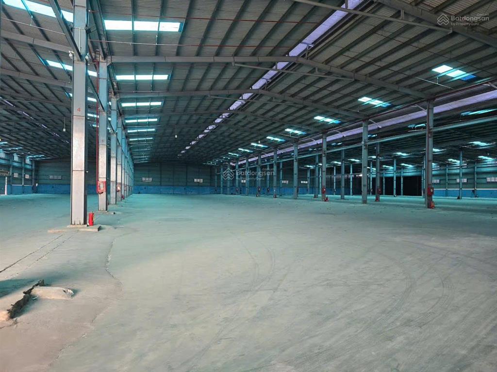 Cho thuê kho xưởng bến lức  long an. diện tích 13.000m2, khuôn viên 20.000m2