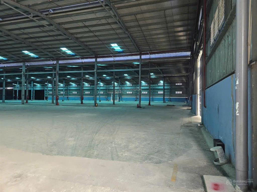 Cho thuê kho xưởng bến lức  long an. diện tích 13.000m2, khuôn viên 20.000m2