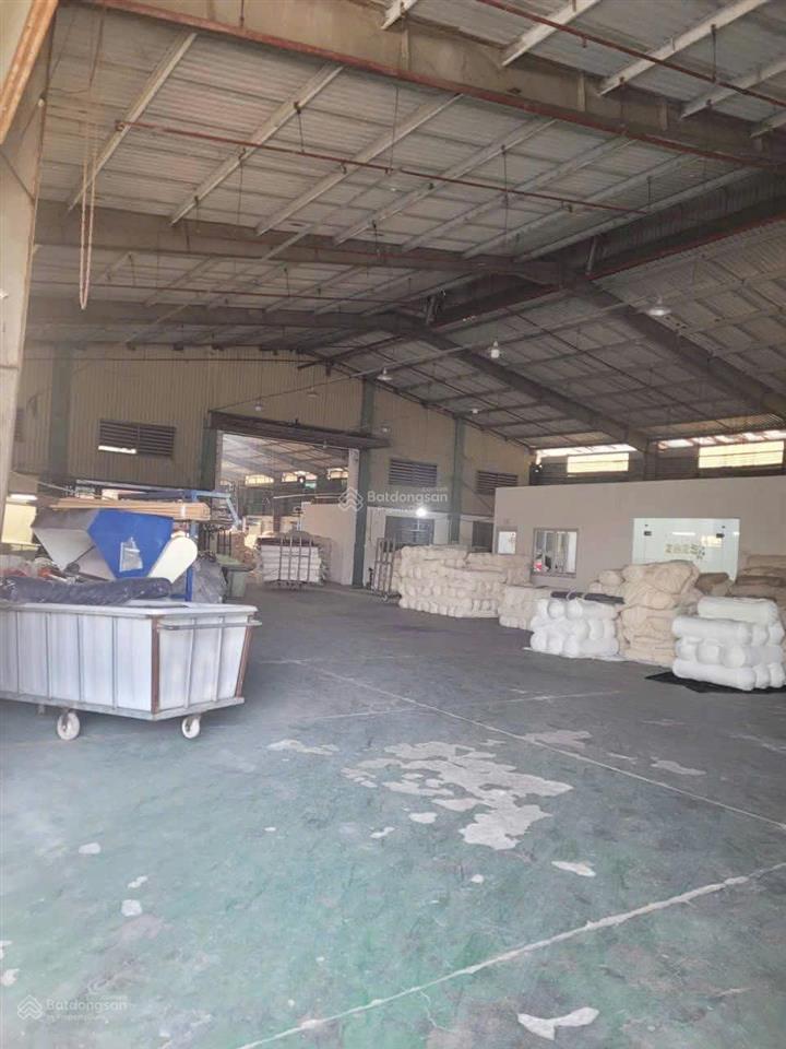 Cho thuê nhà xưởng kcn lê minh xuân. diện tích 2.000m2, kv 3.800m2