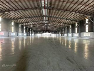 Cho thuê nhà xưởng bến lức  long an. diện tích 4.500m2, kv 10.000m2