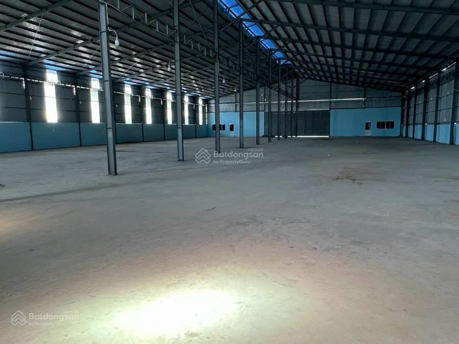 Cho thuê kho xưởng giá tốt. diện tích 5.500m2 quốc lộ 1a  bến lức