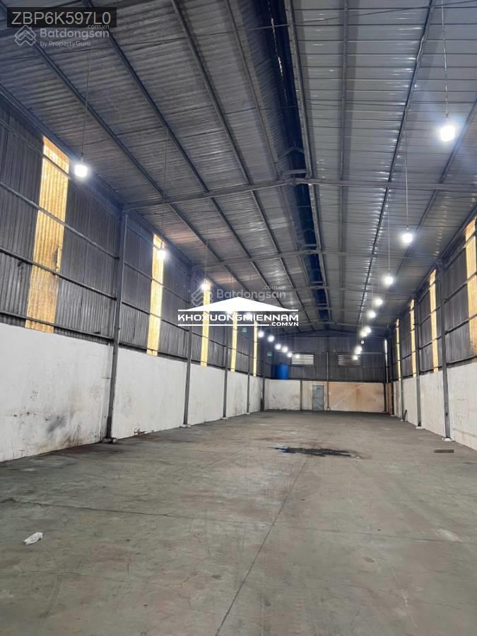 Cho thuê kho 320m2 quốc lộ 1a  bình chánh. đường xe container 24/24