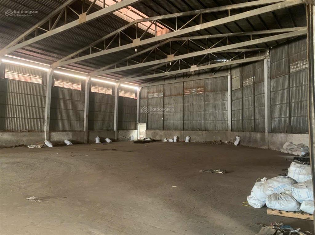 Cho thuê kho xưởng 1.250m2 tân nhựt  bình chánh. đường xe container 24/24
