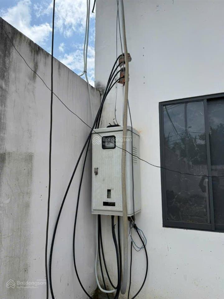 Cho thuê kho xưởng 700m2 bình chánh (điện 250kva, xe tải ko cấm giờ)