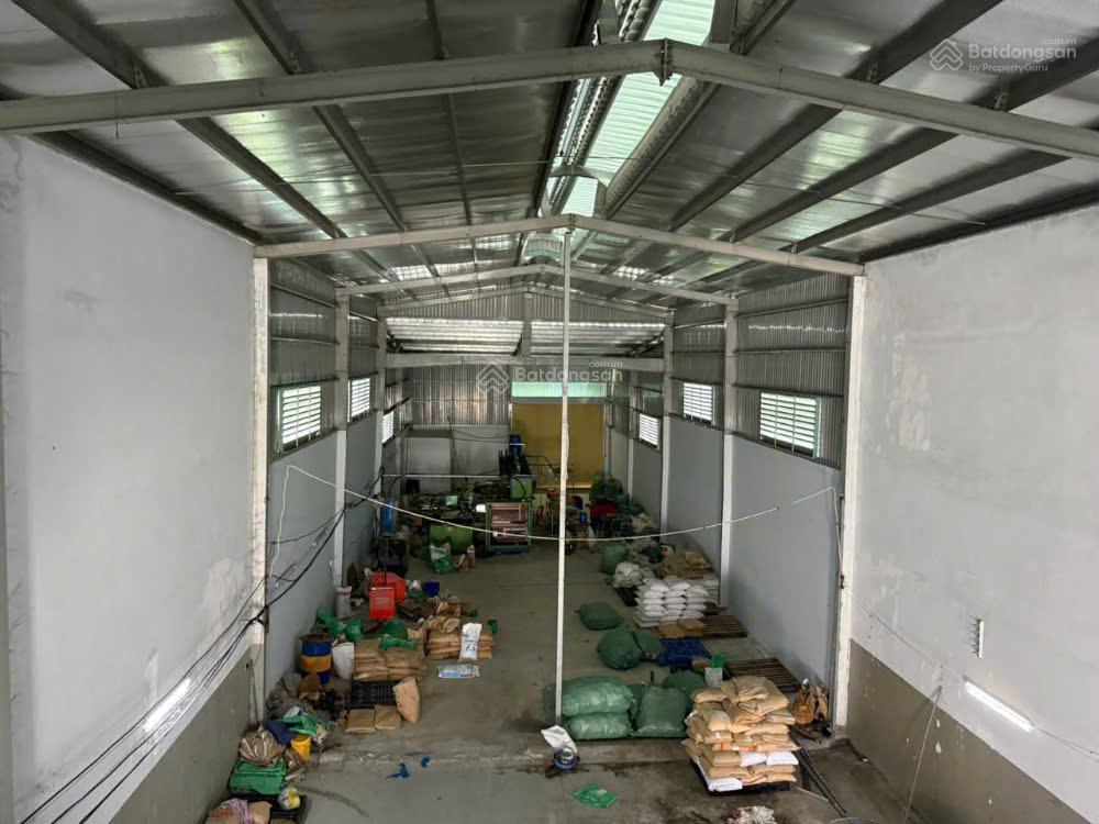 Cho thuê kho xưởng 700m2 bình chánh (điện 250kva, xe tải ko cấm giờ)