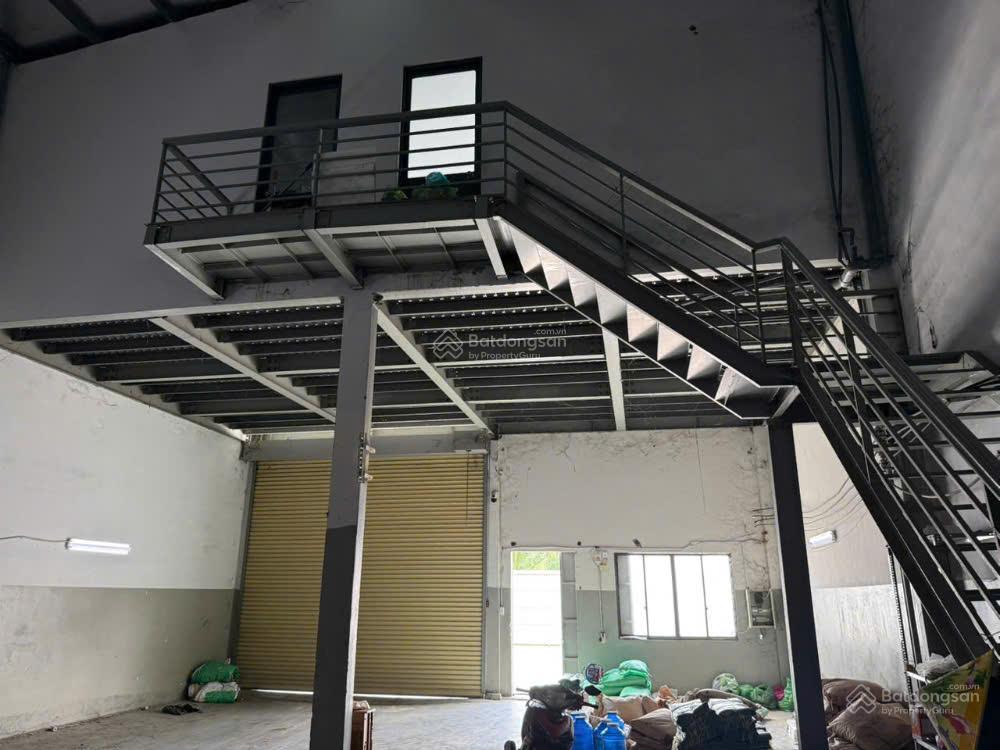 Cho thuê kho xưởng 700m2 bình chánh (điện 250kva, xe tải ko cấm giờ)