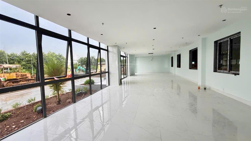 Cho thuê nhà xưởng 3.500m2, kv 6.000m2 bến lức  long an. hệ thống pccc tự động