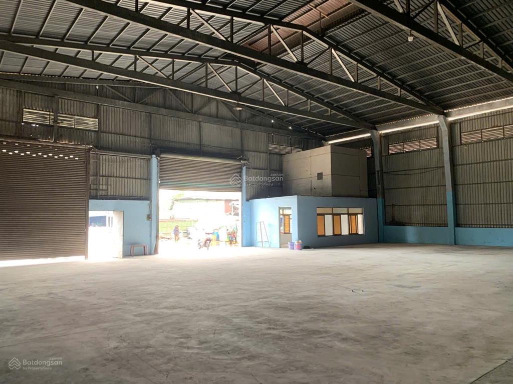Cho thuê kho xưởng 1.250m2 cao tốc võ trần chí  tân nhựt. đường xe container 24/24