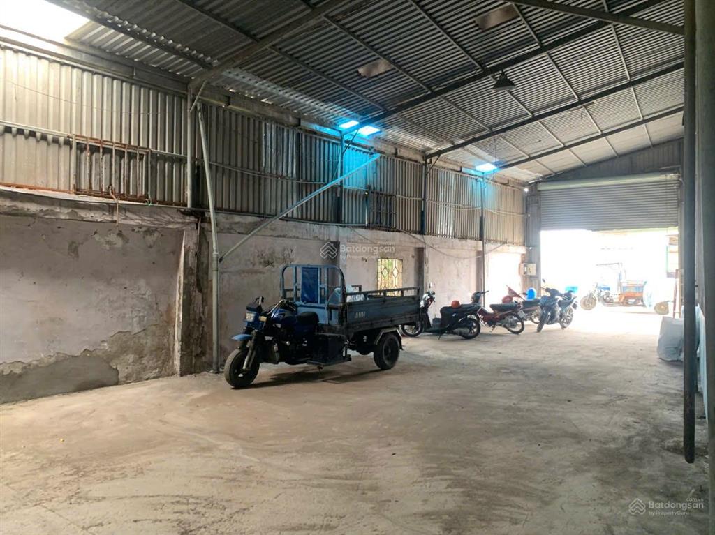 Cho thuê kho xưởng 1.250m2 cao tốc võ trần chí  tân nhựt. đường xe container 24/24