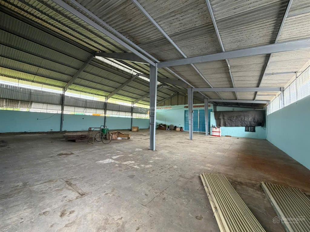 Cho thuê kho xưởng 700m2 bình chánh. đường xe container 24/24