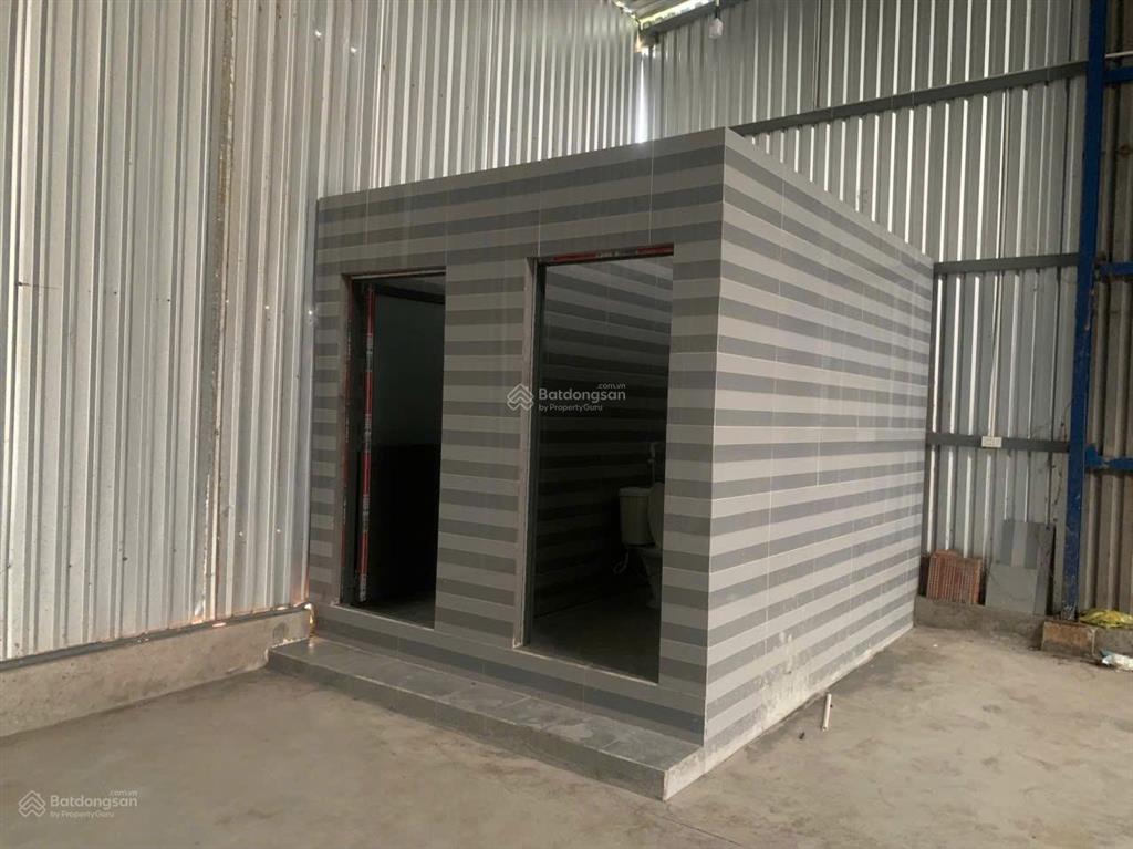 Cho thuê kho xưởng 650m2 bình chánh. đường xe tải ko cấm giờ