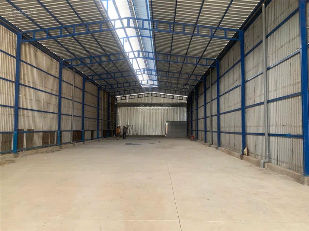 Cho thuê kho xưởng 650m2 bình chánh. đường xe tải ko cấm giờ