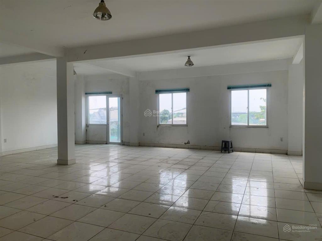 Cho thuê nhà xưởng 1.000m2 bình chánh. đường xe container 24/24