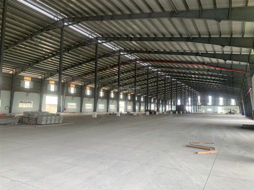 Cho thuê kho xưởng 12.650m2 ngoài kcn bến lức  long an. tiếp nhận đa nghành nghề