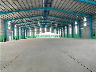 Kho xưởng cần đước  long an. khuôn viên 4.700m2, xưởng 2.400m2 (điện bình sx, pccc tự động)