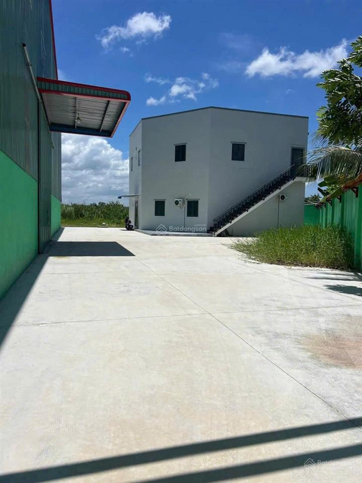 Kho xưởng cần đước  long an. khuôn viên 4.700m2, xưởng 2.400m2 (điện bình sx, pccc tự động)