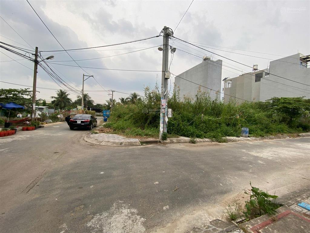 Đất 2 mặt tiền sát kđt đông tăng long, đường số 8, gần vinhome grand park 97.4m² đường 8m