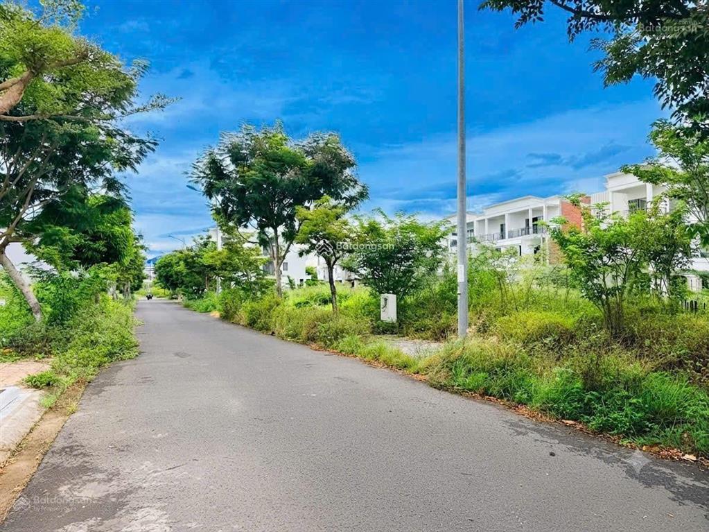 Chính chủ tôi bán lô đất đẹp eco charm, 120m2 (6x20m), đã có móng, gần sông, gần biển
