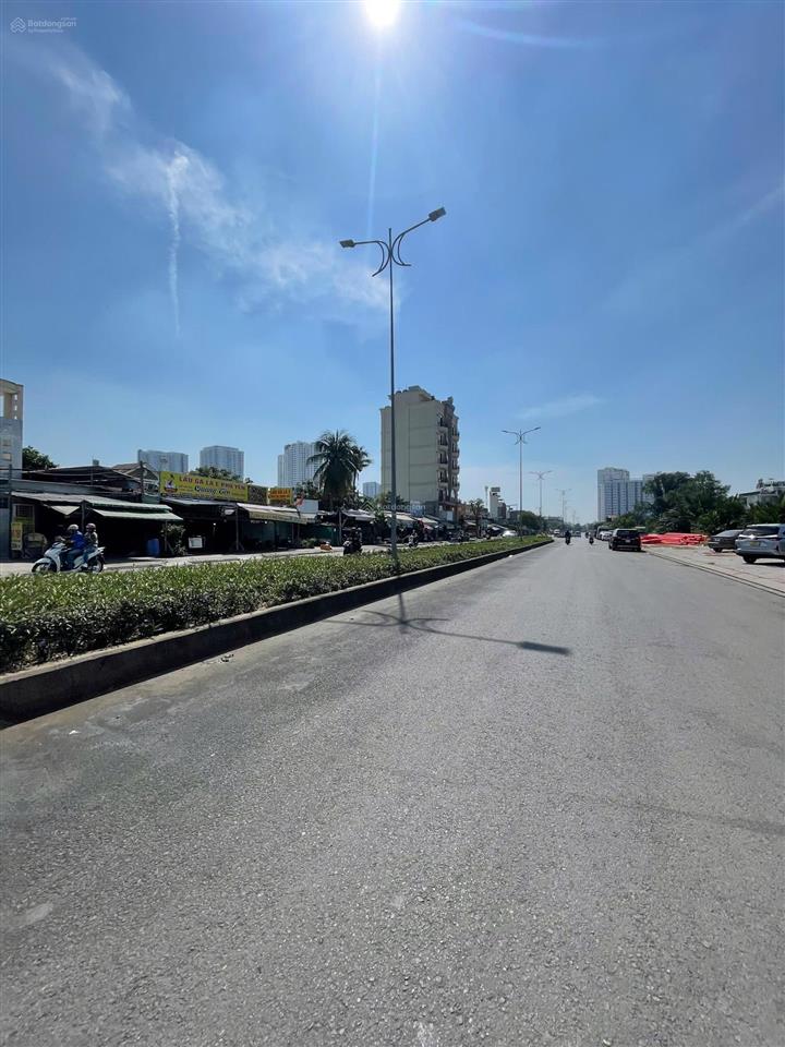 Chỉ 9.7 tỷ. bán nhà siêu hiếm sát mặt tiền nguyễn thị thập với hoàng trọng mậu q7. full thổ 155m2.