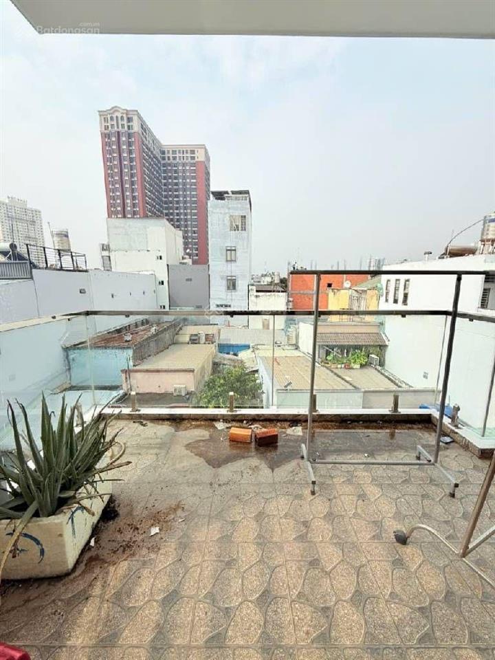 Nhỉnh 8 tỷ. nhà vừa ở vừa có dòng tiền. sát mt nguyễn lương bằng với phạm hữu lầu q7. 5 x 18 90m2